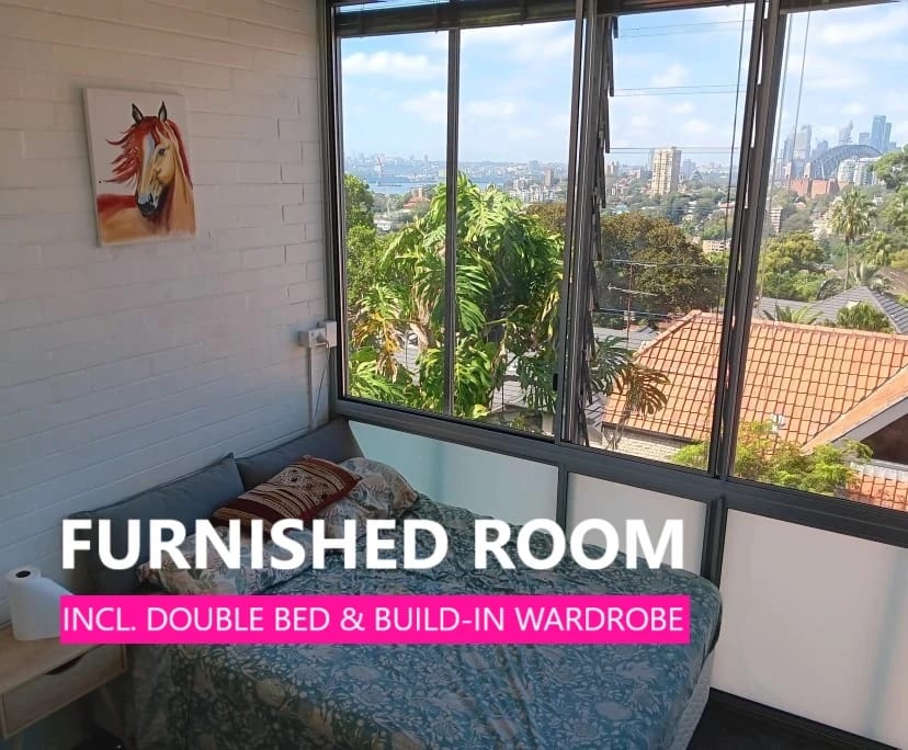 Furnished room in a flatshare