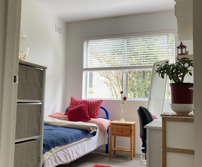 Furnished room in a flatshare