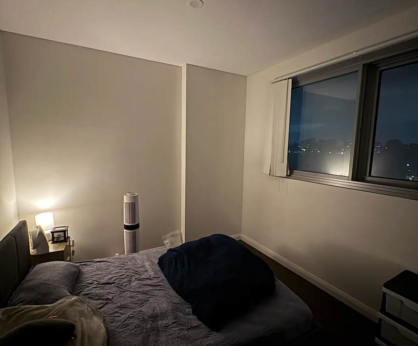 Furnished room with ensuite in a flatshare