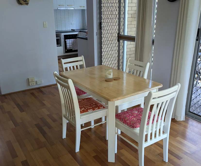 $300, Flatshare, 2 bathrooms, Yeronga QLD 4105