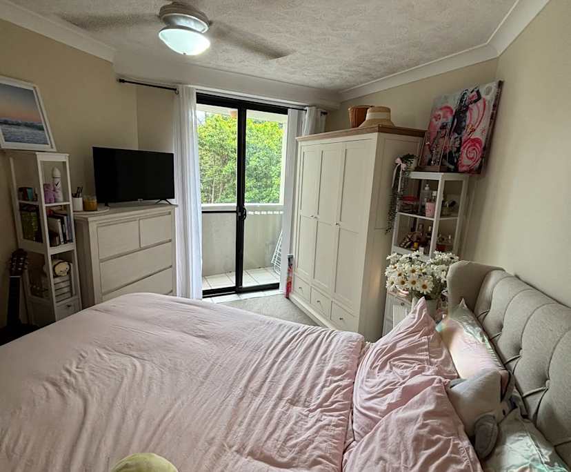 $380, Flatshare, 2 bathrooms, Mermaid Beach QLD 4218