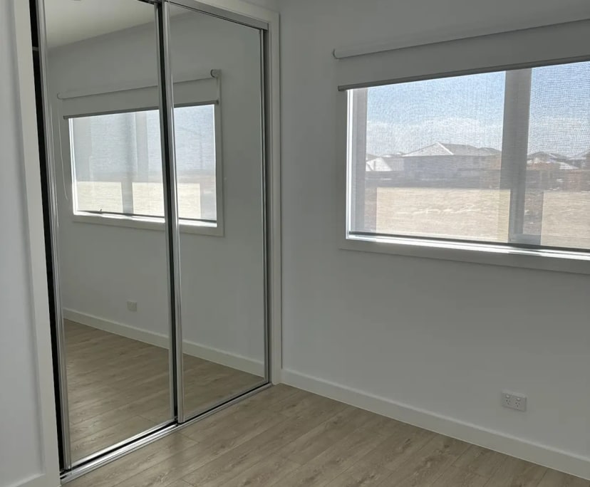 $200, Share-house, 3 bathrooms, Truganina VIC 3029