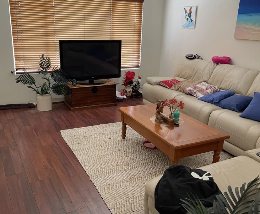 Furnished room in a flatshare