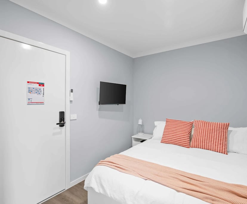 $300, Share-house, 6 bathrooms, Diggers Rest VIC 3427