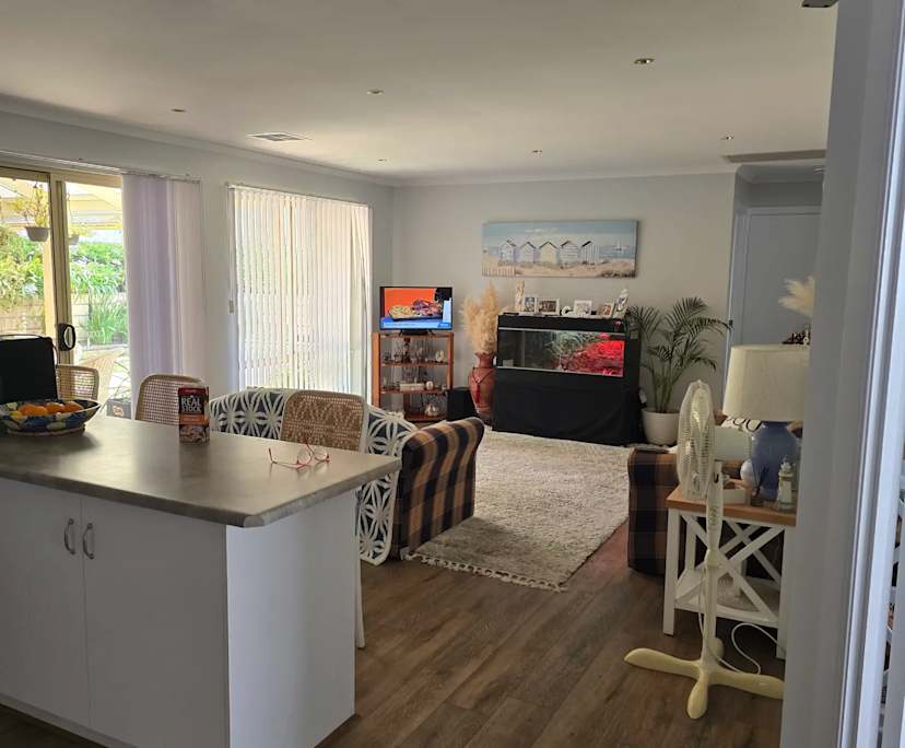 $275, Homestay, 3 bathrooms, Happy Valley SA 5159