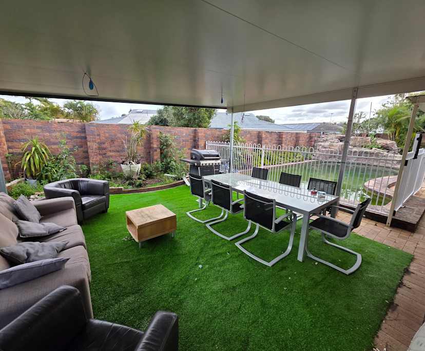 $250, Whole-property, 4 bathrooms, Mermaid Waters QLD 4218