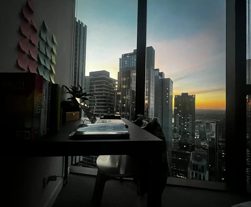 Furnished room in a flatshare