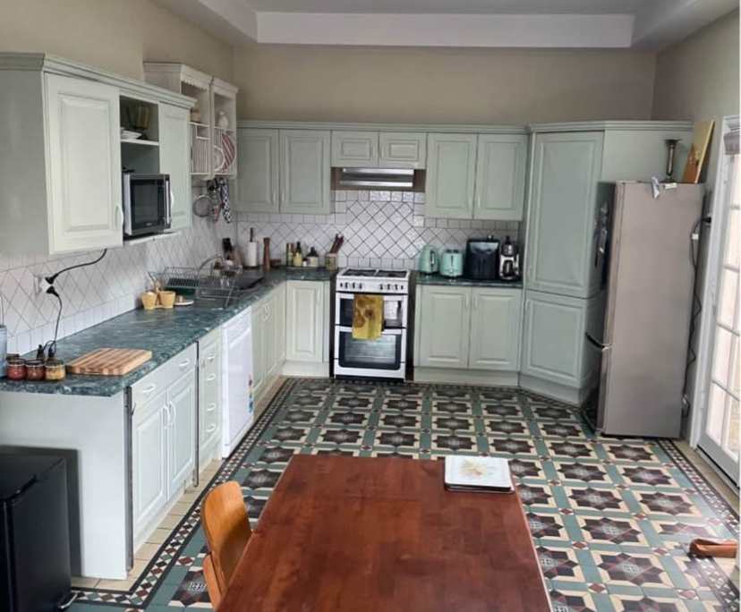 Unfurnished room in a share house