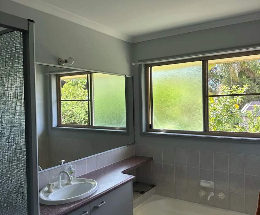 $390, Share-house, 4 bathrooms, Alexandra Headland QLD 4572