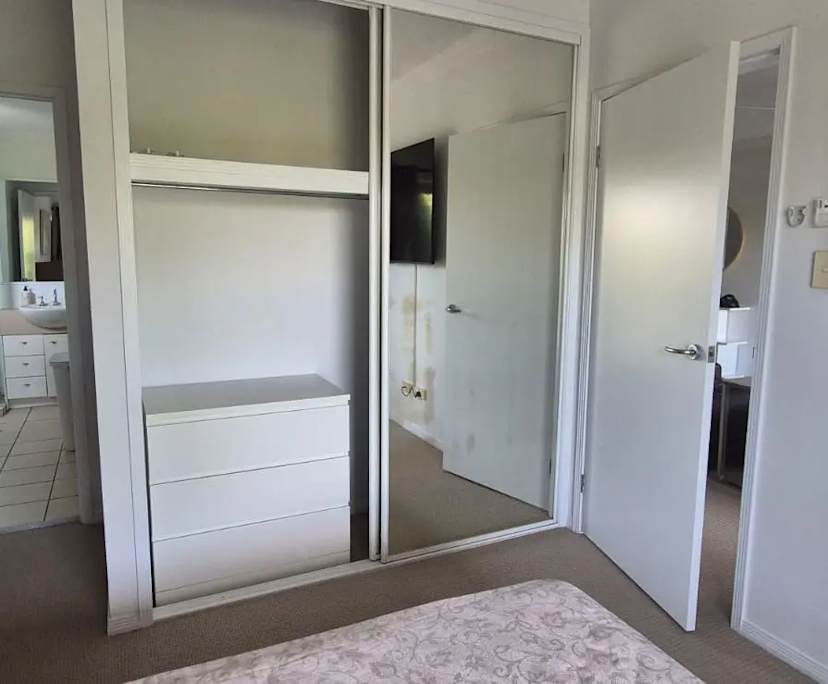 $400, Flatshare, 2 bathrooms, Indooroopilly QLD 4068