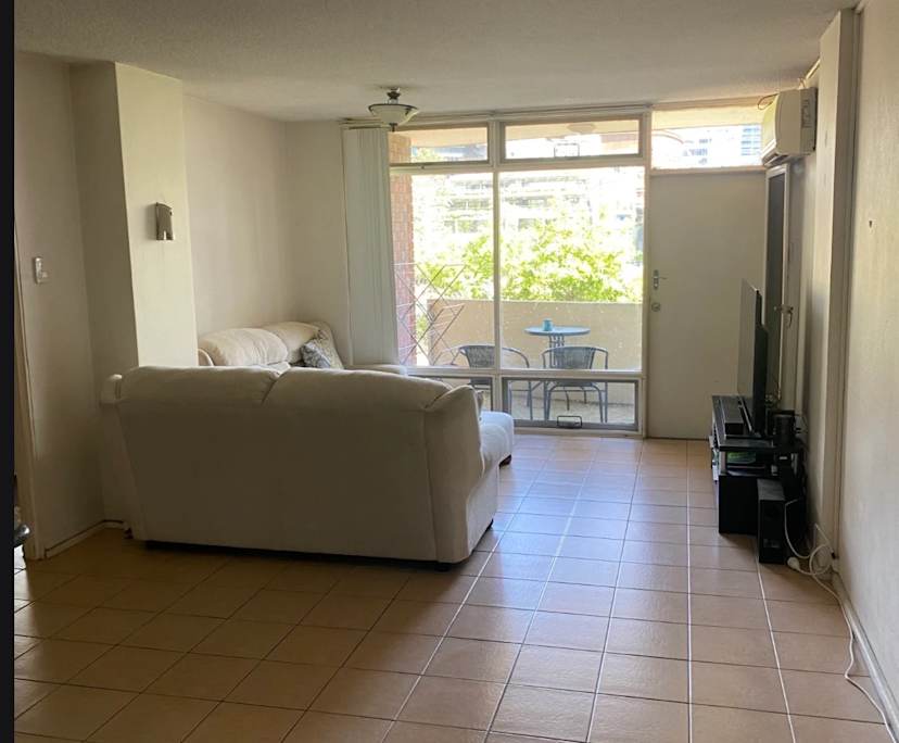 Furnished room in a flatshare