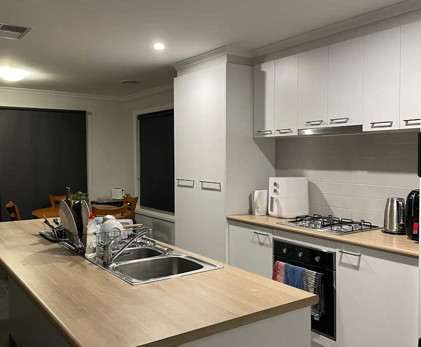 $200, Share-house, 4 bathrooms, Flora Hill VIC 3550