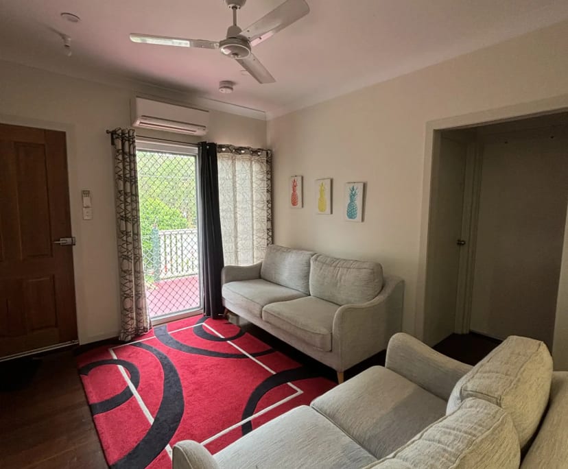 Room for Rent in Saint Lucia, Brisbane 330, Furni...