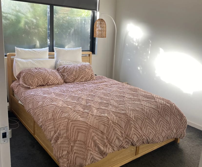$528, Whole-property, 2 bathrooms, Carnegie VIC 3163