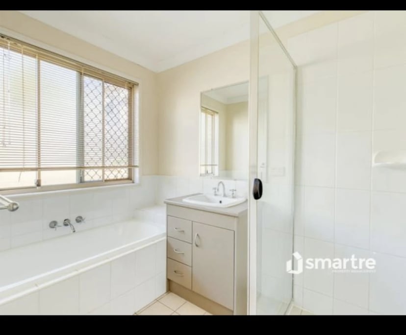 Room for Rent in Springfield Lakes, Brisbane 170,...