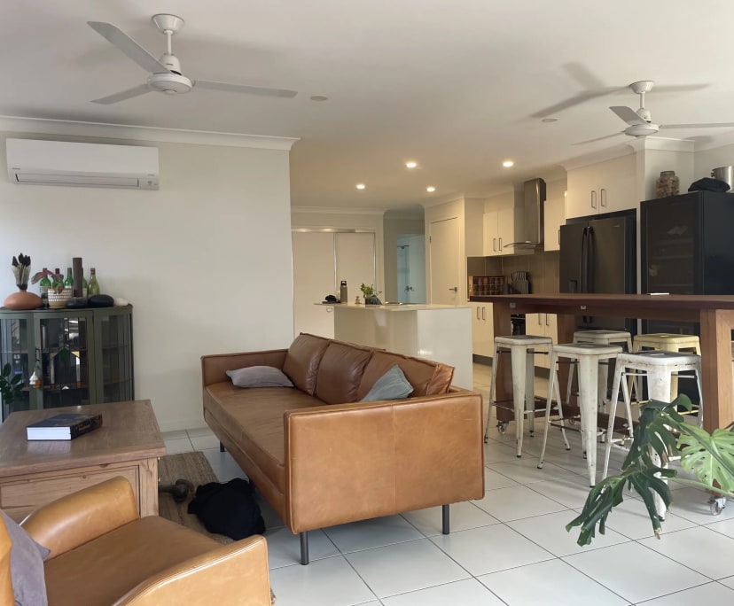 Room in a share house
