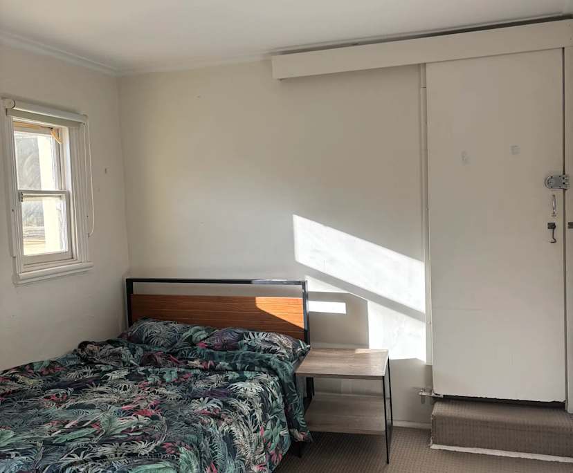 Room in a share house