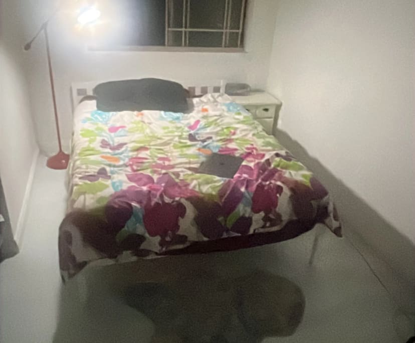 Furnished room in a flatshare