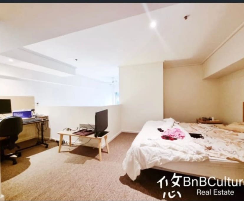 Furnished room in a flatshare