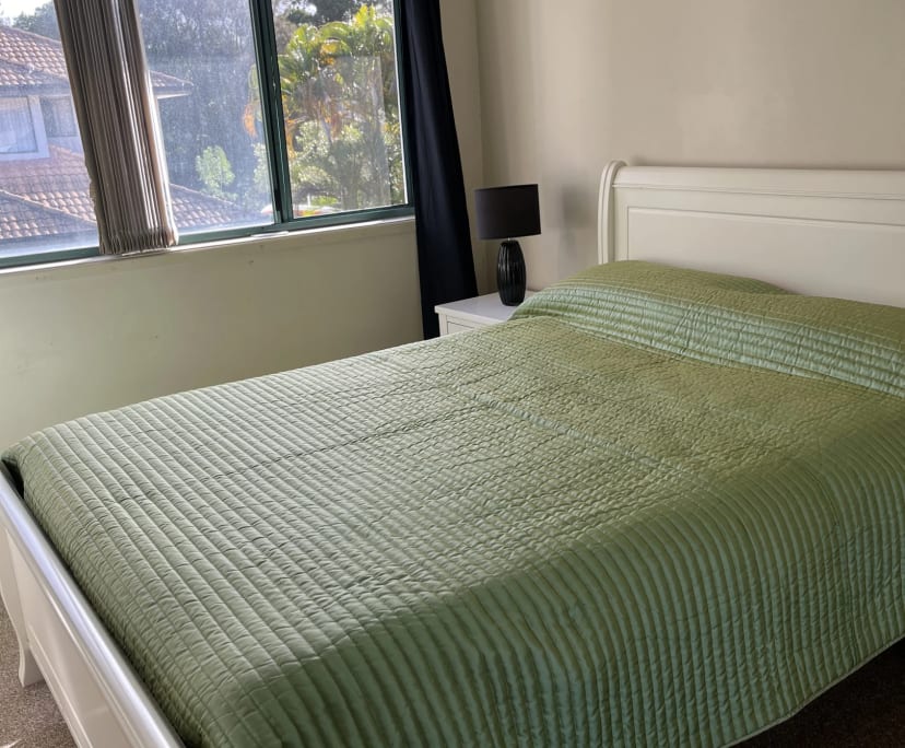 Furnished room in a flatshare