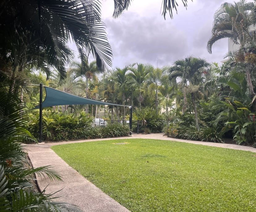 $350, Flatshare, 3 bathrooms, Cannonvale QLD 4802