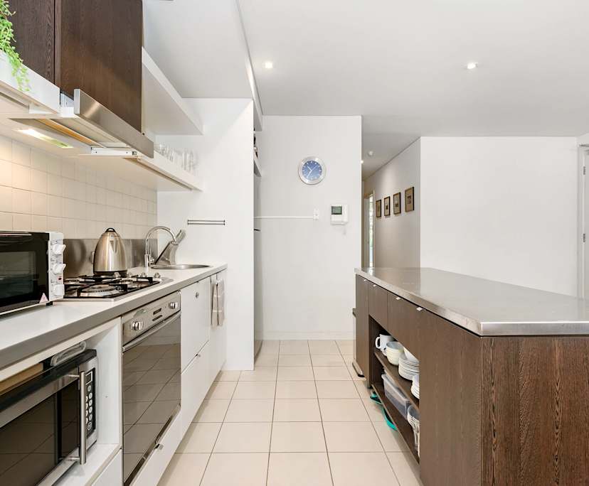 $390, Flatshare, 2 bathrooms, South Yarra VIC 3141