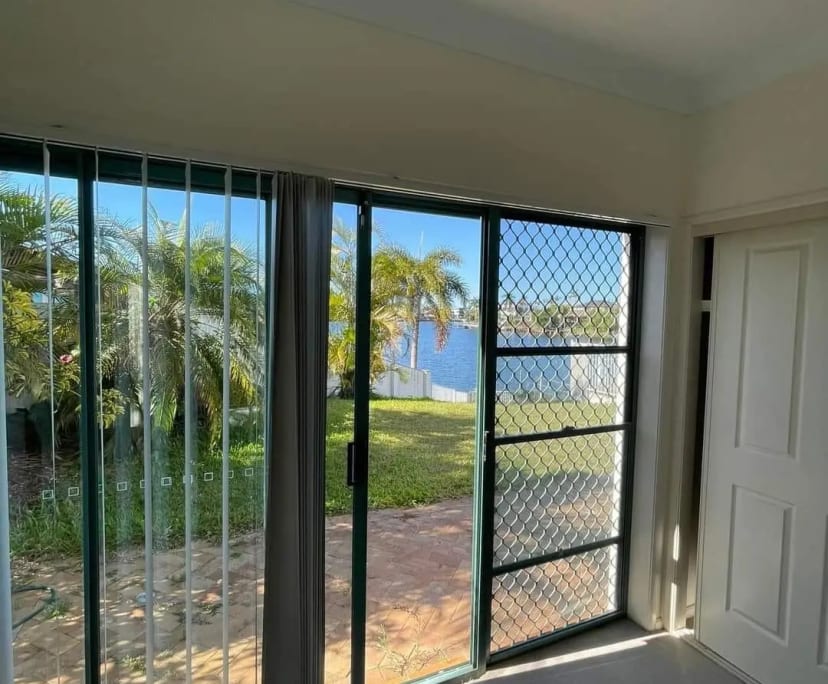 Room in a share house