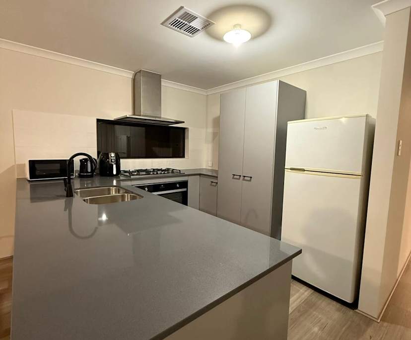 $375, Share-house, 4 bathrooms, Forrestfield WA 6058