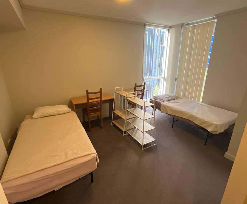 Furnished room with ensuite in a flatshare