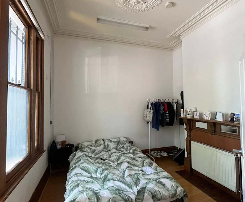 Furnished room in a share house