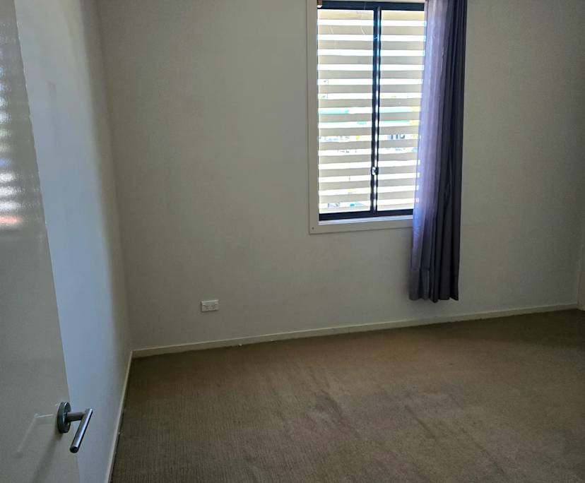 Unfurnished room in a flatshare