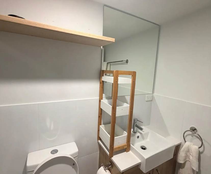 $350, Flatshare, 2 bathrooms, Holland Park West QLD 4121