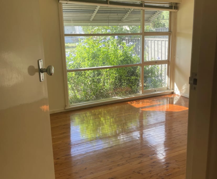 Unfurnished room in a share house