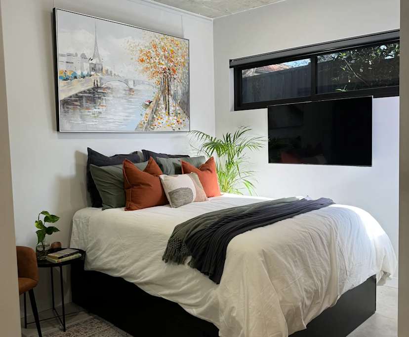 Furnished room studio flat for rent