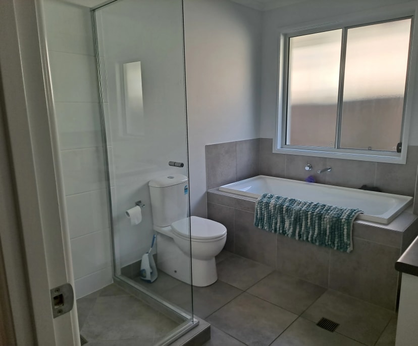 $250, Share-house, 3 bathrooms, Nirimba QLD 4551