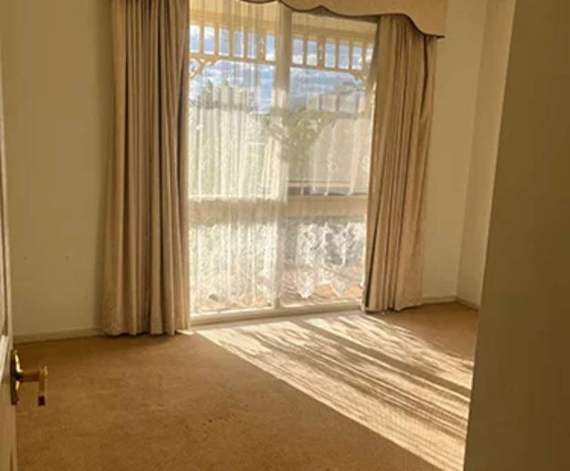 $300, Share-house, 4 bathrooms, Mount Cottrell VIC 3024
