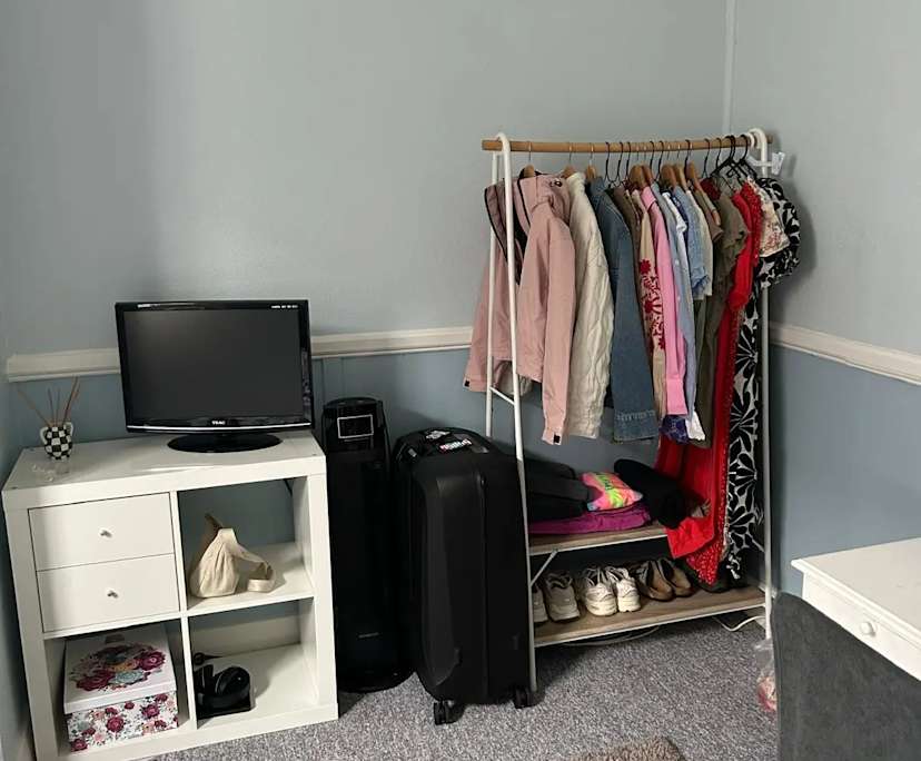 Furnished room in a share house