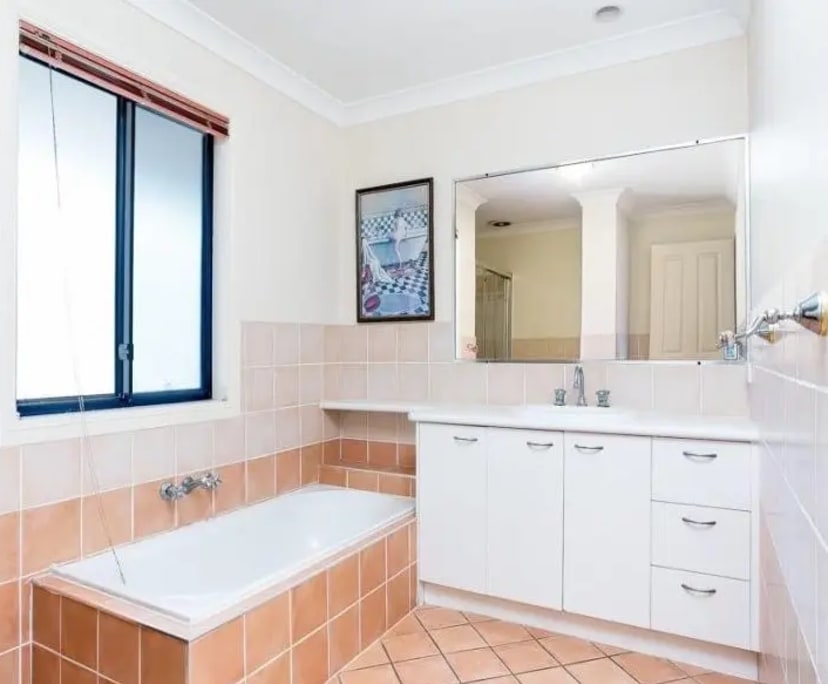 $300, Share-house, 3 bathrooms, Sunnybank QLD 4109