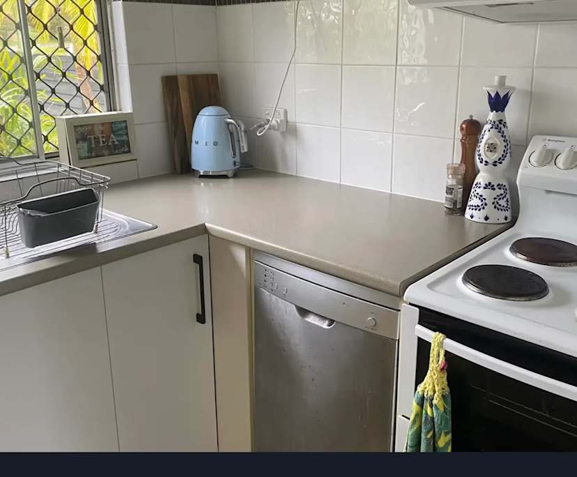 $380, Share-house, 2 bathrooms, Labrador QLD 4215