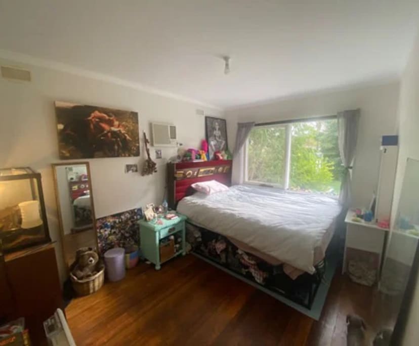 Unfurnished room in a share house