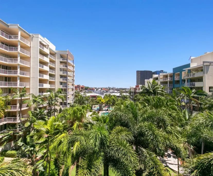 Furnished room in a flatshare