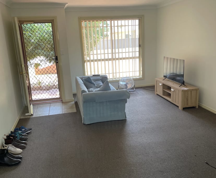 Furnished room in a flatshare