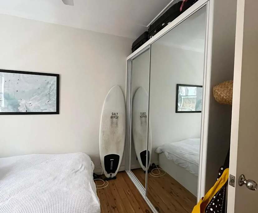 Furnished room in a flatshare