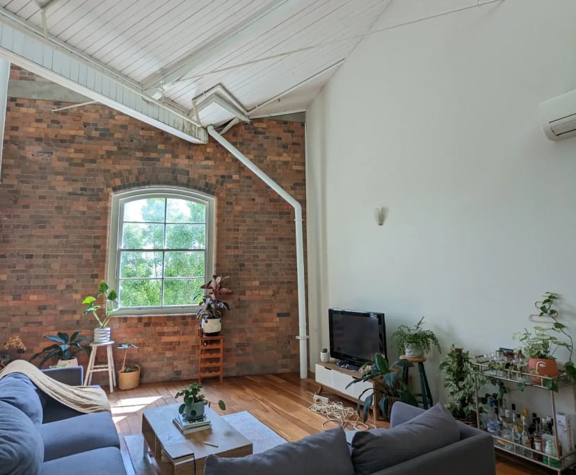 Unfurnished room in a flatshare