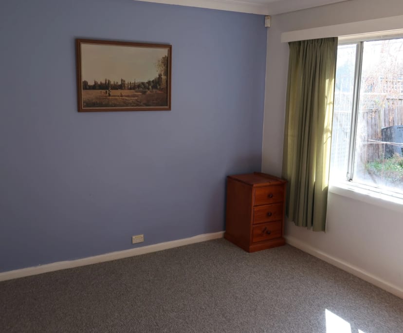 $450, 1-bed, 1 bathroom, Hackett ACT 2602