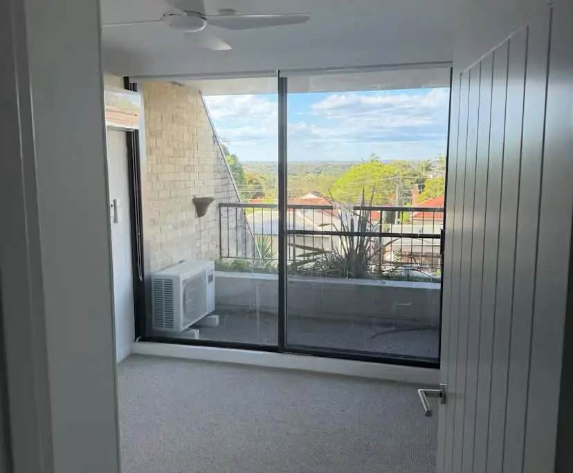 Unfurnished room in a flatshare