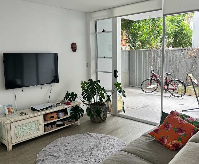 $800, 1-bed, 1 bathroom, Maroubra NSW 2035