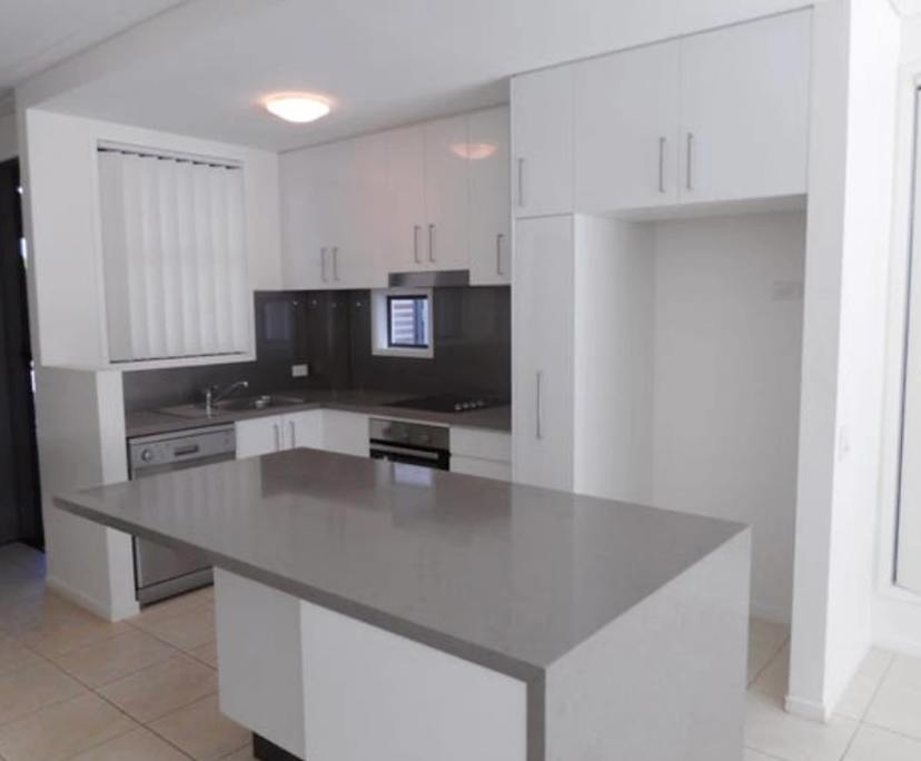 Furnished room with ensuite in a flatshare