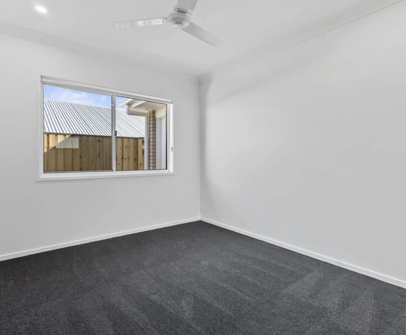 $320, Share-house, 3 bathrooms, Ripley QLD 4306