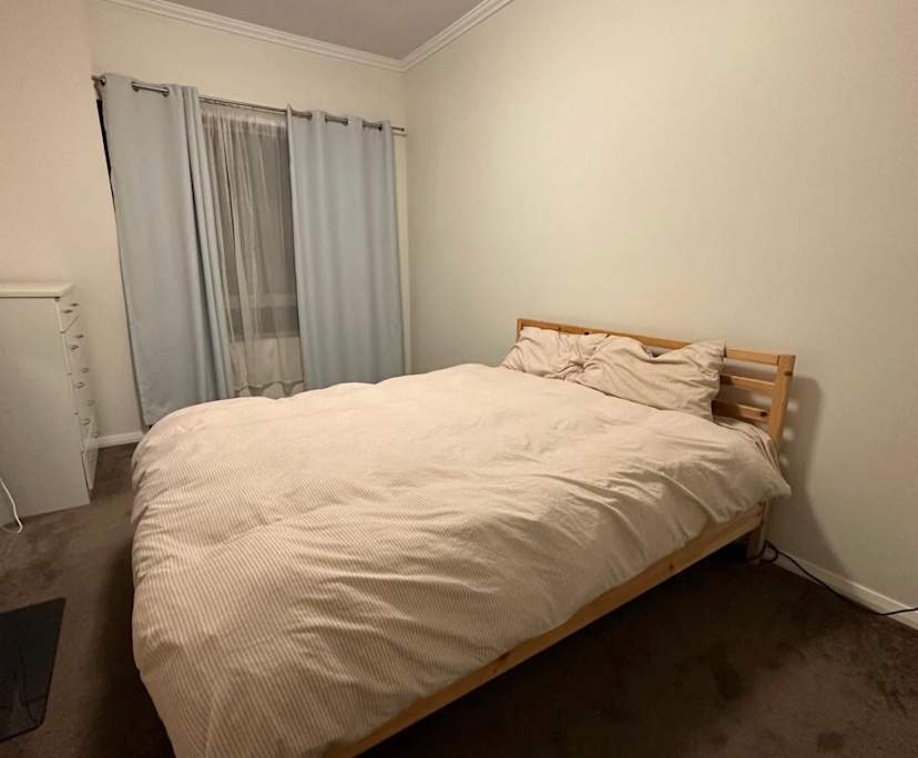 Furnished room with ensuite in a flatshare
